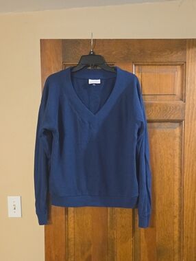 Universal Thread Navy Sweatshirt